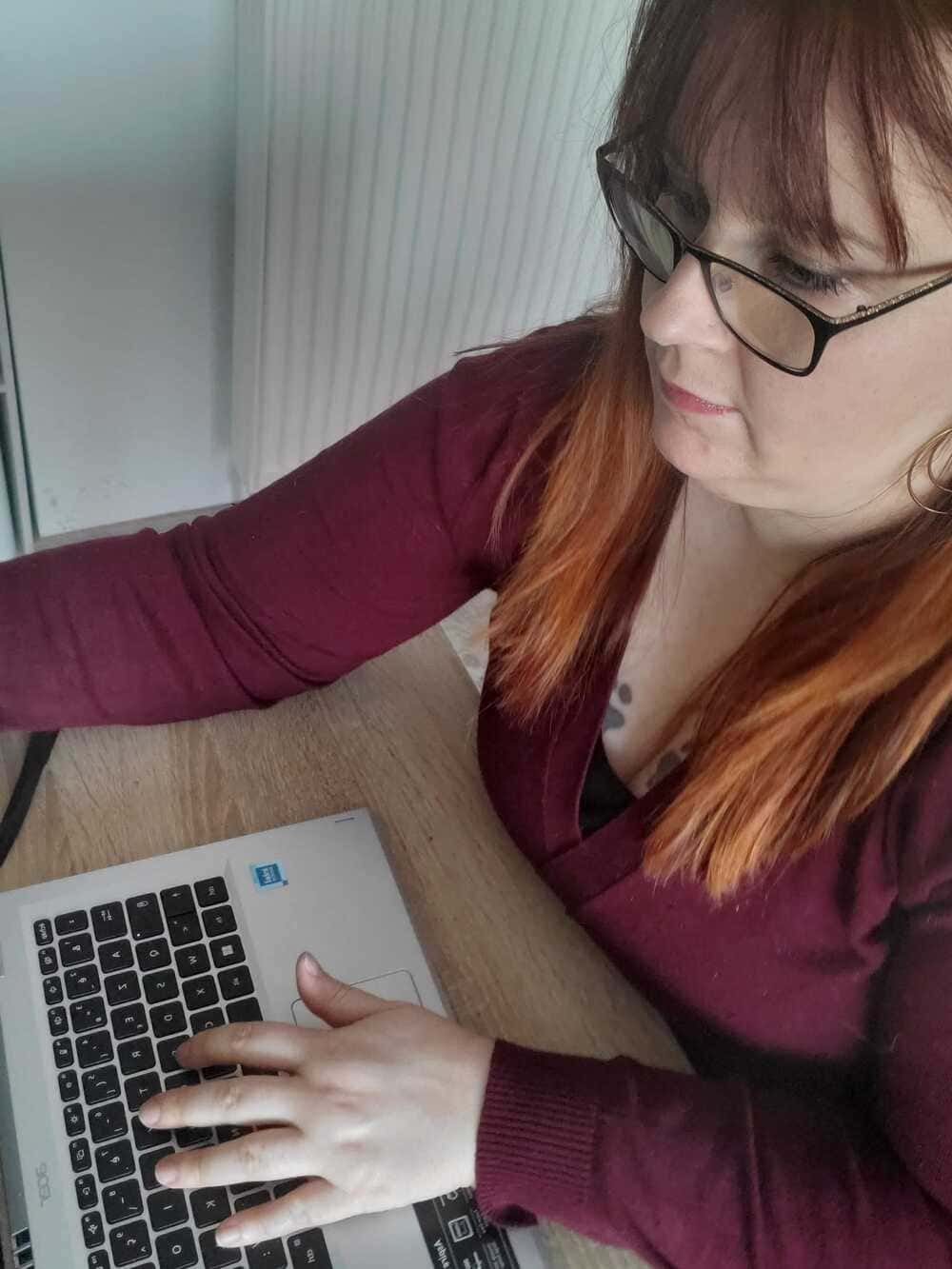 Admin&Co by Pauline secretaire administrative indépendante moi au travail Admin&Co by Pauline secretaire administrative indépendante moi au travail